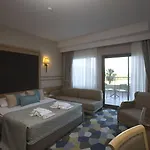 Resort Fame Lara & 5*