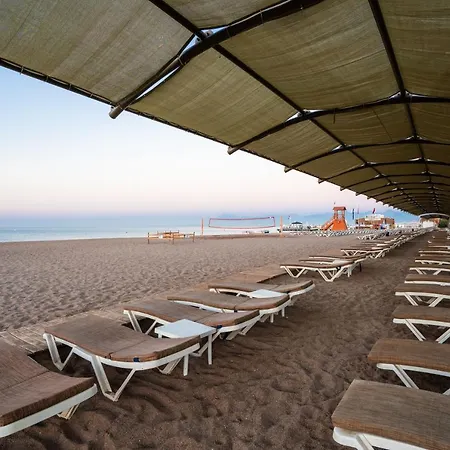 Θέρετρο Fame Lara &