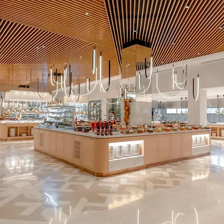 Fame Lara & Θέρετρο Αττάλεια