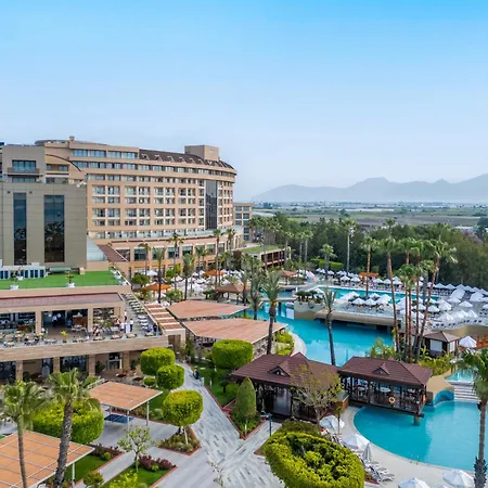 Fame Lara & Αττάλεια