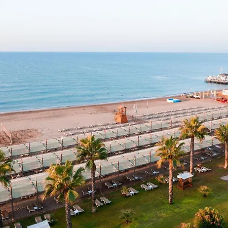 リゾート フェイム レジデンス ララ&スパ